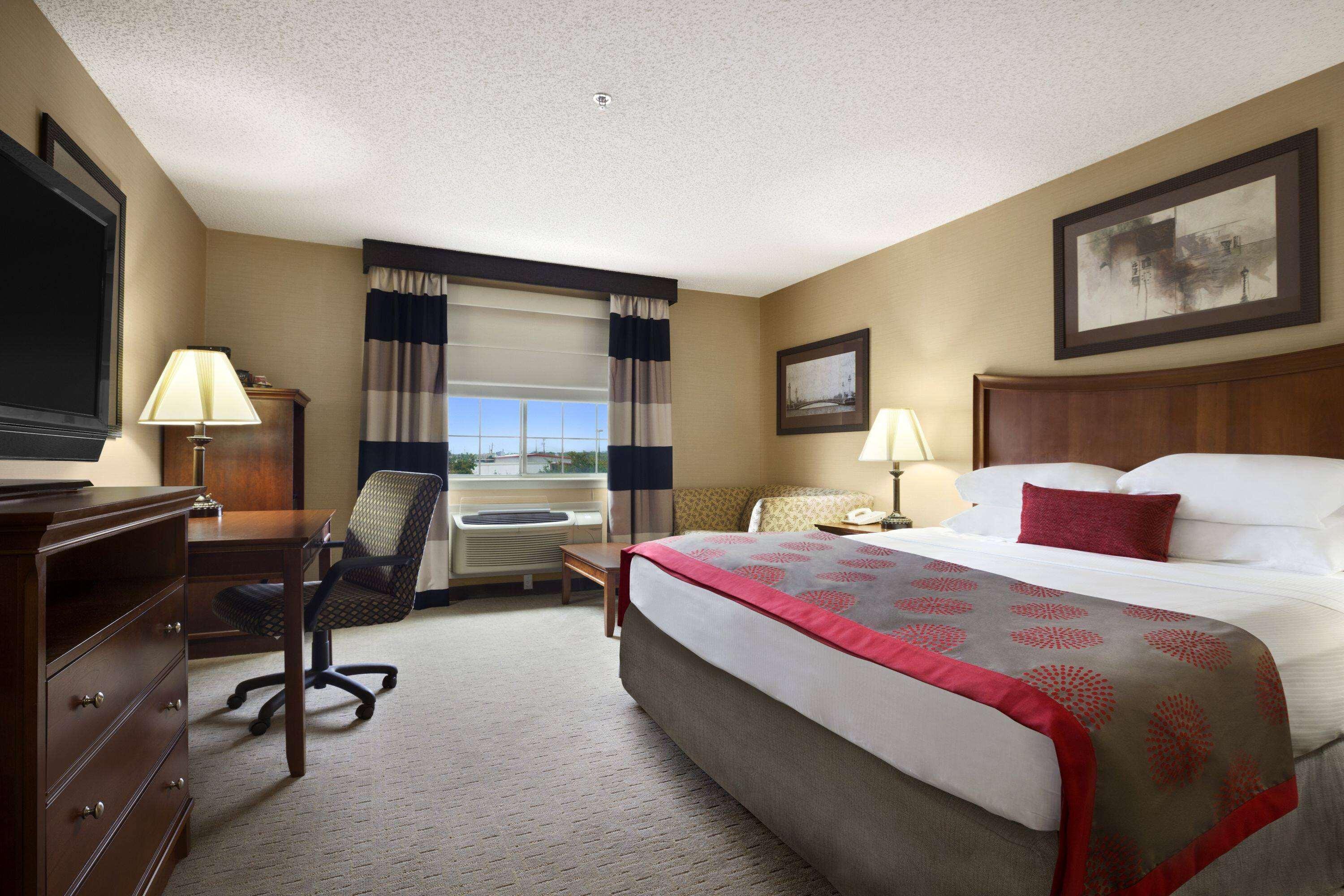 Ramada By Wyndham Del Rio Hotel Buitenkant foto